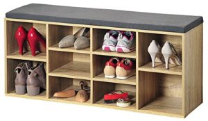Kesper 1582013 Schuhschrank mit Sitzkissen ? Die 2 x großen Fächer sind jeweils mit einem herausnehmbaren Einlegeboden ausgestattet, wodurch sich die Höhe des Fachs verändern lässt ? Die beiden kleineren Regale verfügen über ein gepolstertes Kissen ? Platz für ca. 10 Paar Schuhe